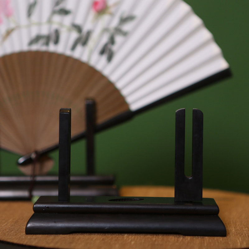 Vintage Art Style Folding Fan  - огляд і ціна Tech Accessories For Office Desk