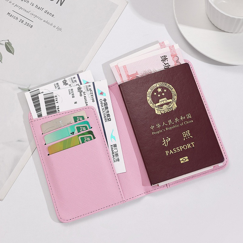 Hello Kitty Women Passport Cov - огляд і ціна Tech Accessories Travel